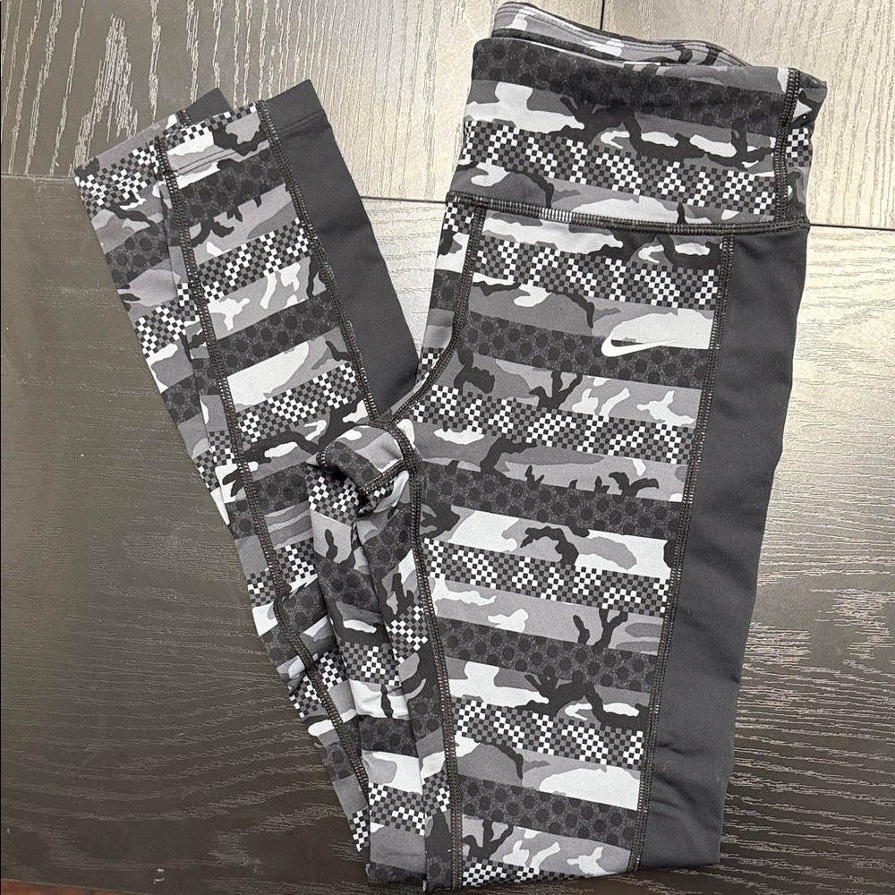 Nike Kids Black and Gray Patterned Leggings